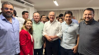 Presidente Iracema Vale prestigia ato de filiação do senador Cid Gomes ao PSB, no Ceará