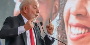 Se fosse Bolsonaro seria trucidado pelas feministas e mídia!!! Lula faz afirmação polêmica ao dizer que mulher pode comprar batom e calcinha “com salário”