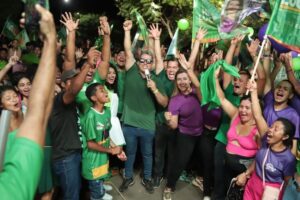 Hélio Lucena arrasta multidão de jovens em Itapecuru