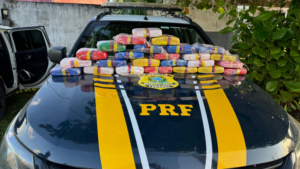 Vídeo: PRF apreende mais de 28 kg de “supermaconha” dentro de veículo no Maranhão