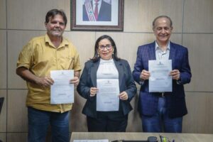 Prefeita Paula Azevedo assina convênio que irá transformar Paço do Lumiar