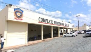 Descarga elétrica atinge três detentos e um morre em cela no Presídio São Luís