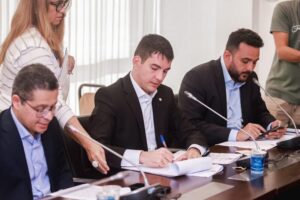 Morte de bebê indígena em UPA de São Luís gera debate entre pré-candidatos