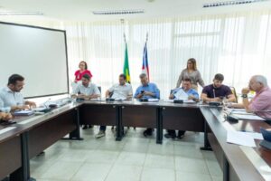 Iracema Vale destaca caráter municipalista de Carlos Brandão em evento para prefeitos e vice-prefeitos eleitos e reeleitos