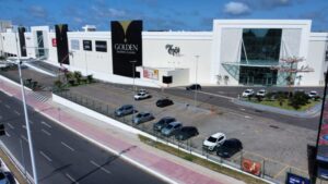 Família é vítima de assalto no estacionamento de shopping de São Luís