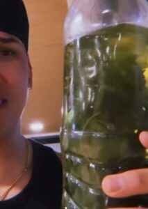 ESTREITO: após show polêmico, Manu Batidão e banda participam de festa regada a cachaça com maconha na casa do prefeito Léo Cunha