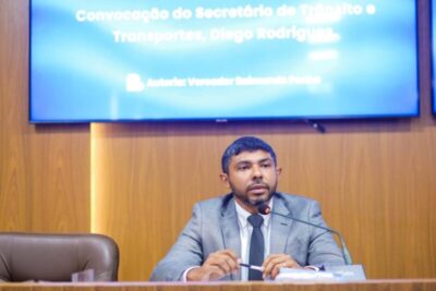 Vídeo! Após convocação, titular da SMTT comparece na Câmara e diz que Carlos Augusto era “maloteiro”