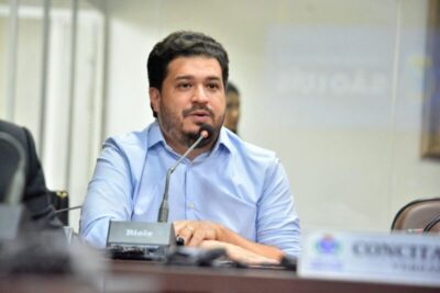 Ex-secretário de Saúde alega déficit de R$ 400 mil para justificar contratos emergenciais