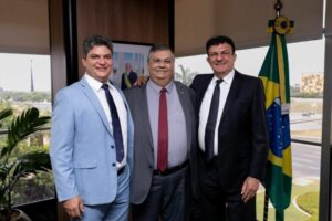 Chiquinho FC e deputado Nagib são recebidos pelo ministro Flávio Dino, em Brasília