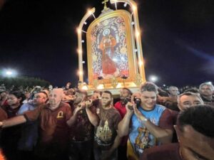 Francisco Nagib comemora seu aniversário com romeiros, em Canindé