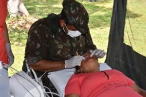 Exército realiza ação de assistência à saúde para moradores de Cajapió nesta quinta