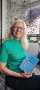 Obra literária “Tudo Azul de Bolinhas Brancas” é lançada por Nery Mendonça