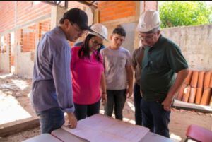 O compromisso de Dinair Veloso com a Educação em todos os setores