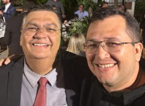 Prefeito Flávio Amorim prestigia Dino em jantar fechado