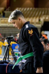 Promessa do jiu-jitsu do MA busca apoio para disputa do Pan na Flórida
