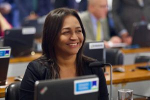Por 1 voto, Eliziane desbanca Márcio Honaiser e é nova coordenadora da bancada do MA
