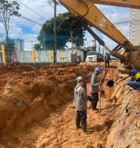 Obra da Prefeitura rompe adutora e deixa bairros de SLZ sem água