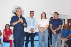 Eudes Barros entrega oitava escola com estrutura de ensino particular em Raposa