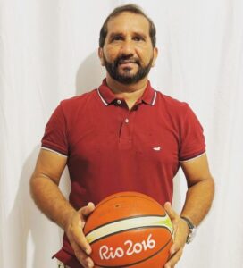 Projeto de basquete “Cestinha Social” abre inscrições sob a coordenação de Betinho Lima