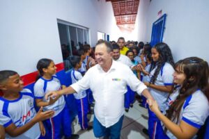 Brandão anuncia convocação de mais de mil professores seletivados para a rede estadual