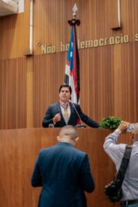 Fufuca recebe honraria máxima da Assembleia Legislativa do Maranhão