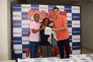 Fernando Braide e Marcos Castro promovem entrega de óculos de grau no São Francisco