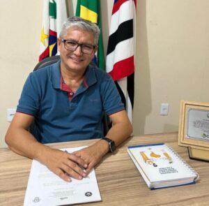 Raposa: Eudes Barros Receberá Selo de Ouro Prefeito da Educação