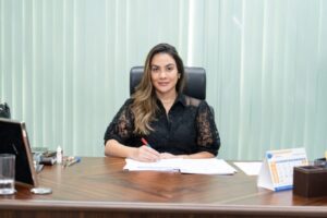 Avança PL relatado por Ana Paula que amplia recursos e melhora taxas no microcrédito