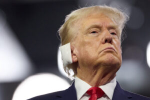 Tiros são disparados perto de Trump nos EUA; FBI apura possível tentativa de assassinato