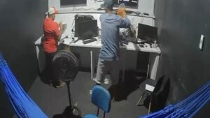 TERRORISMO! TV sofre ataque criminoso e é incendiada em Bacabal
