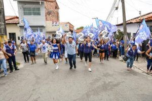 Dr. Joel realiza grande caminhada na Liberdade