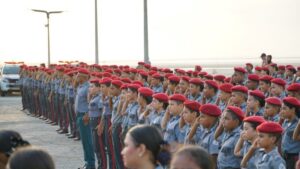 Em cerimônia das boinas do CMT Xll, Eudes Barros reafirma luta por colégio militar de ensino médio em Raposa