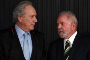 Lula se reúne hoje com Lewandowski e Dino e deve anunciar novo ministro da Justiça