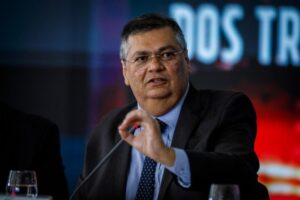 Flávio Dino no STF: novo ministro dispensa festa após a posse e opta por missa