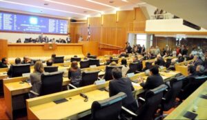 Alema define novas lideranças sem alterar blocos parlamentares