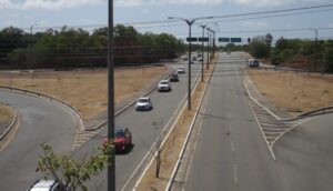Jornalistas erram ao pressionar poder público: via expressa não pode ter sinal de trânsito
