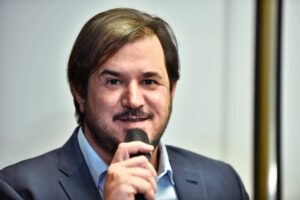 União Brasil tem novo comando em eleição com racha, ameaças e suposto dossiê