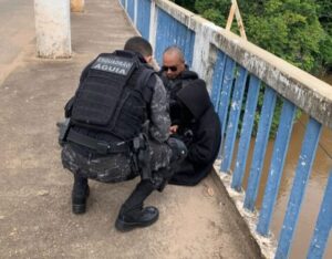 Caxias: Esquadrão Águia da PM consegue evitar que jovem se jogasse da ponte