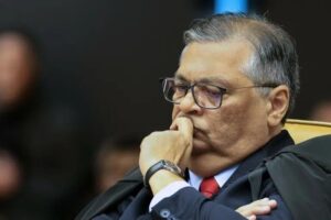 Dino defende novas normas para conter abuso de poder nas eleições