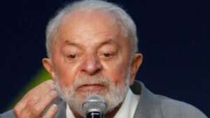 Uma carta na manga de Lira!!! Pedido De Impeachment De Lula Já Tem 135 Assinaturas E Bate Recorde Como O Maior Da História