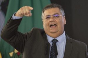 Críticas e elogios à gestão de Flávio Dino no Ministério da Justiça