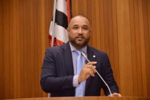 Projeto do deputado Roberto Costa concede o título de cidadã maranhense à Catharina Bacelar
