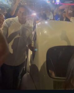 Cenas patéticas!!! A hipocrisia toma conta dos Marinhos como protagonistas e o fusca todo reformado como coadjuvante em Convenção….