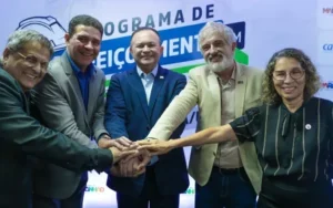 Brandão participa da solenidade de lançamento do programa de aperfeiçoamento em saneamento