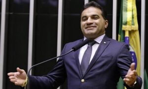 Josimar ganha força de articulador e tenta levar metade da bancada do PL à base de Lula….