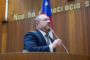 “A palavra do governador tem o mesmo valor de uma cédula de R$ 2,00”, diz Othelino ao falar sobre rompimento e quebra de acordos