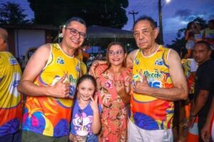 *ENCERRANDO O CARNAVAL EM AXIXÁ, BLOCÃO DO ASSIS ARRASTA MULTIDÃO