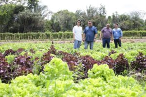 Em visita à Zona Rural, Ivaldo e Camila Holanda discutem incentivos à produção