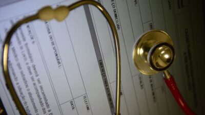Governo notifica 20 planos de saúde por cancelamento de contratos