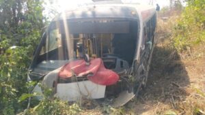 Colisão entre ônibus e carreta deixou nove feridos na BR 010; um em estado grave